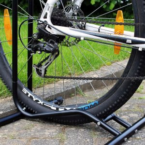 Stojak rowerowy serwisowy – uchwyt na koło 16-29" (10) 7