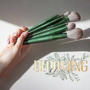 Donegal Pędzel do różu Blooming Bliss 5