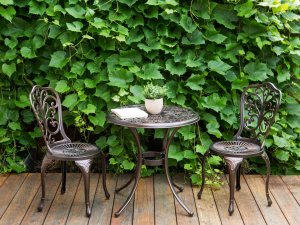 Beliani Stolik ogrodowy metalowy ø 68 cm brązowy ANDALO 2