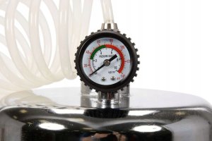 Przyrząd do wymiany płynu hamulcowego (1) 4