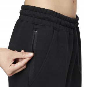 Nike Sportswear Tech Fleece Pant FB8330-010 Czarne M 3