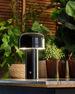 Lampa stołowa Beliani Bezprzewodowa lampa stołowa LED BESOS Ze ściemniaczem Metal Czarny 2