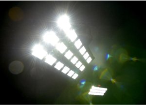 LIGHT4ME LED UV 18x3W reflektor + stroboskop DMX 3