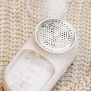 Adler | Lint Remover | AD 9621 | White | Rechargeable battery | 2 W 17