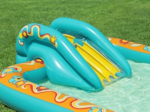 Bestway Dmuchany plac zabaw RETRO Zjeżdżalnia + zraszacz + piłki 53164 10