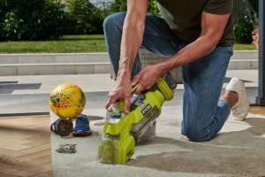 Ryobi RDC18-1C20G Cordless Carpet Spot Cleaner Kit 11