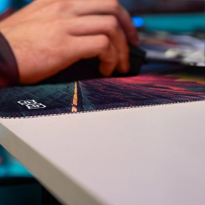 DUŻA PODKŁADKA POD MYSZKĘ Night Drive 30x30 TILT Dla gracza Prezent 5