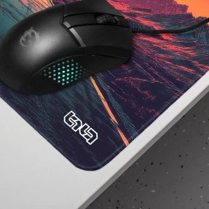 DUŻA PODKŁADKA POD MYSZKĘ Night Drive 30x30 TILT Dla gracza Prezent 7