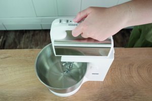 Unold 78720  Hannah         weiß Handmixer mit Rührschüssel 4