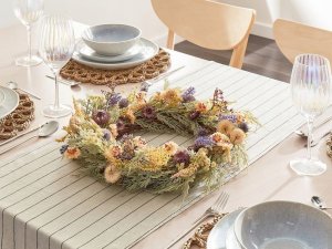 Dekoracja świąteczna Beliani Wieniec dekoracyjny CAMRUN Zielony 4 cm 2