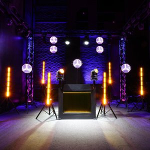 stanowisko DJ z podświetlaną tablicą DNA DJ BOOTH BK 2