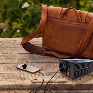 Przetwornica samochodowa 12V/24V na 230V 300/600W Manta MPI300M 6