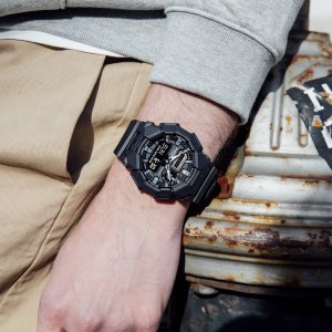 Casio G-Shock GA-010-1A1ER  200m czarny 4