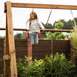 Huśtawka plastikowa - czerwona 23555 14