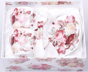 Gustowny komplet dwóch filiżanek z podstawkami w Kartoniku 7