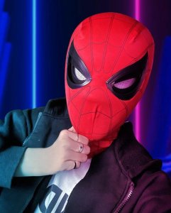 Maska Spiderman z Ruchomymi Oczami - Super Hero Cosplay dla Każdego 5