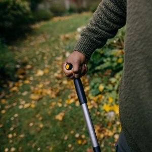 Fiskars Ergonomic grabiarka - zbieracz 2