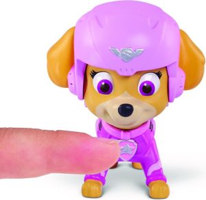 Figurka Spin Master Psi Patrol Powietrzny Figurka z odznaką Skye (6027031/71469) 4