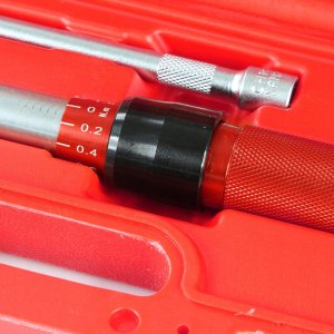 Mar-Pol KLUCZ DYNAMOMETRYCZNY Z NASADKAMI 1/4" 5-24Nm 4