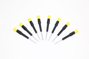 Zestaw śrubokrętów wkrętaków i bitów z magnesem 65el. 2