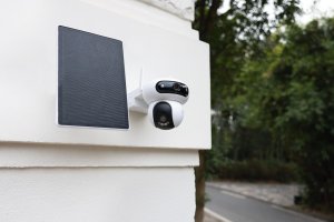 Kamera IP Ezviz HB90 z panelem solarny 8W dual 4MP+4MP Wi-Fi AOV 2