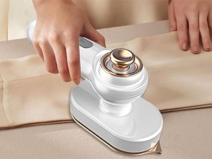 Mini żelazko turystyczne do ubrań przenośne spryskiwacz z rączką obrotową 3