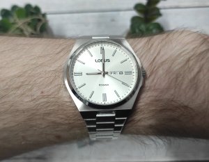 Zegarek Lorus męski RH399AX9 stalowy wodoszczelny . 2