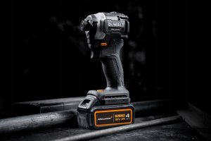 Dewalt Zakrętarka DCF85MP2T 18V XR McLaren 475 W 18 V 8