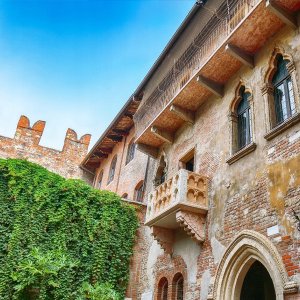 Odświeżacz powietrza zapach samochodowy vinove vibear verona 9