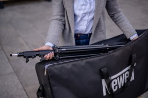 Zestaw Newell lampa LED Air Artha i statyw oświetleniowy Talos 12