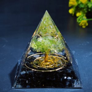 Piramida ORGONIT +LED Lampka PODSTAWA 5cm KRYSZTAŁ KAMIENIE AMULET 5cm HX14 3