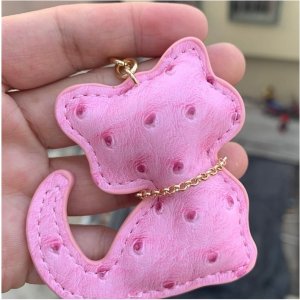 Brelok do kluczy skórzany KOTEK różowy, frędzle BRL358 3