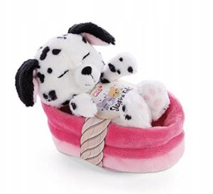 NICI 47891 Maskotka śpiący szczeniak Dalmatyńczyk 12cm w koszyku różowym 1