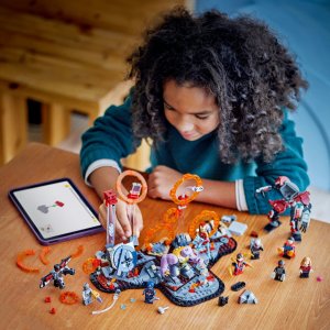 LEGO Marvel Avengers: Koniec gry — ostateczna bitwa (76323) 4