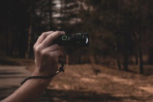 Latarka akumulatorowa taktyczna 1200lm Pro Series VA0365 VAYOX 8