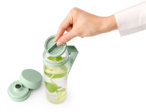 BRABANTIA Make &amp; Take water bottle with strainer jade green 202445 5