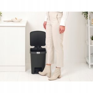 BRABANTIA StepUp pedal bin 25 l Dark Grey 800269 4