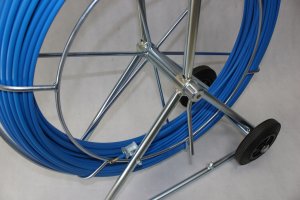 Włókno szklane na stojaku / Wciągarka do kabli i przewodów / Stalka 9mm /150m/ 2