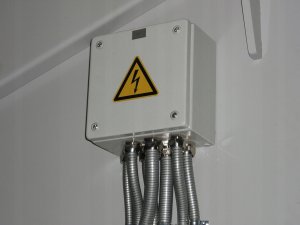 Peszel ochronny metal Anaconda Multiflex roz.32 32/28,1mm bezhalogenowy samogasnący rura karbowana elastyczna FCCN 1250N UV 50m 7