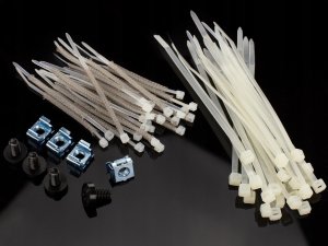 Patch panel RACK 19 kat.6A 24p FTP z półką 1U czarny 8