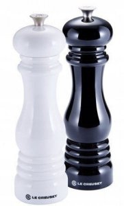 Le Creuset Salt and Pepper Mill Set 21cm Black&White 0630870145848 1
