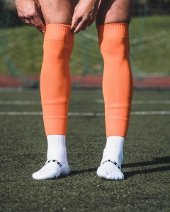 Tuby Piłkarska Pomarańczowa / Football Sleeves orange dorosły 155 - 195 cm Proskary 1