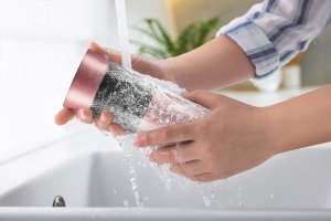 SIGG Kubek termiczny Różowy 400ml MEACTIVE 4