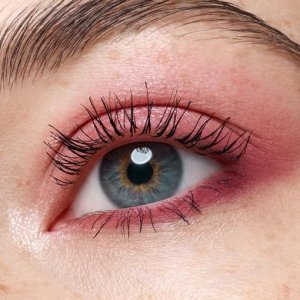 CATRICE_Tiny Treasures Eyeshadow Palette paleta cieni do powiek 020 Wild Berry 4,2g 7