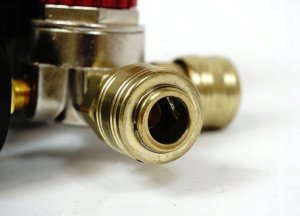 GERMAN Przełącznik ciśnieniowy kompresora (135) 10