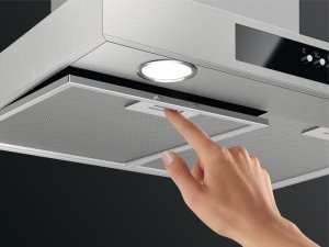 AEG skursteņa tipa tvaika nosūcējs  60cm DBB4651M 2