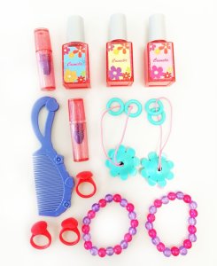 Toaletka dla dziewczynki szufladki lustro butelki 4