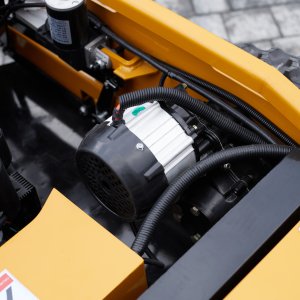 Kosiarka Spalinowa Zdalnie Sterowana 80cm Gąsienie 452cm3 16KM Pług 116cm 8