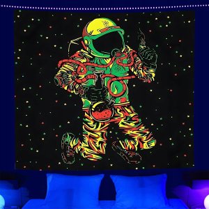 ITIMPORT Dekoracja ŚCIENNA UV OBRAZ Fluorescencyjny GOBELIN ODBLASK 150cm Kosmonauta 2
