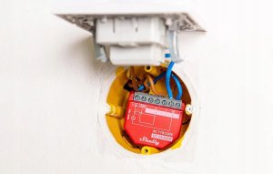 · Unterputz · 1PM Gen4 · Relais · max 16A · 1 Kanal · Messfunktion · WLAN · Matter · Zigbee · Bluetooth 6